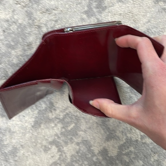 Cartier Bordeaux Panthere Glossy Leather Wallet Trifold Kisslock Compact - Picture 16 of 17